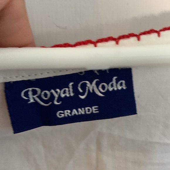 Royal Moda white tunic with embroidered cross-stitch large floral design Size L - Picture 7 of 9